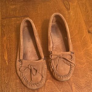 Women's Tan Moccasins with Bow Detail